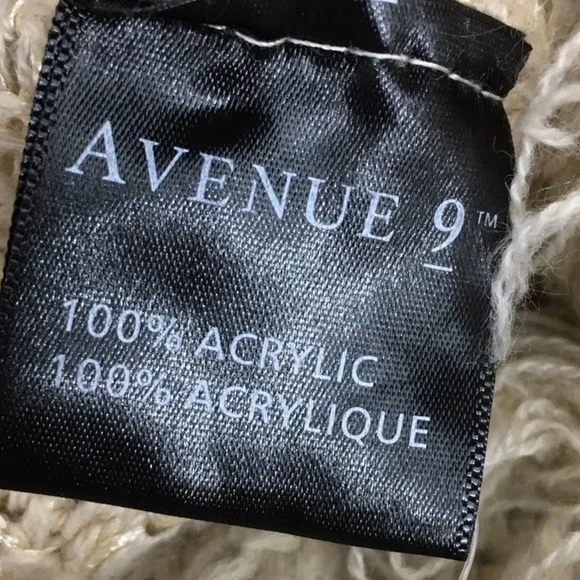 Cozy beige stitch pullover knit  poncho - Picture 4 of 4